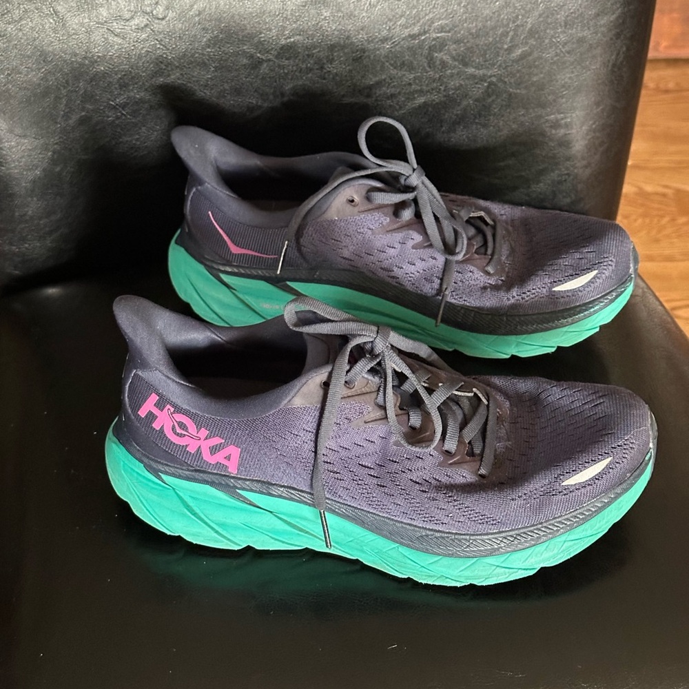 Hoka Clifton 8 size 8.5